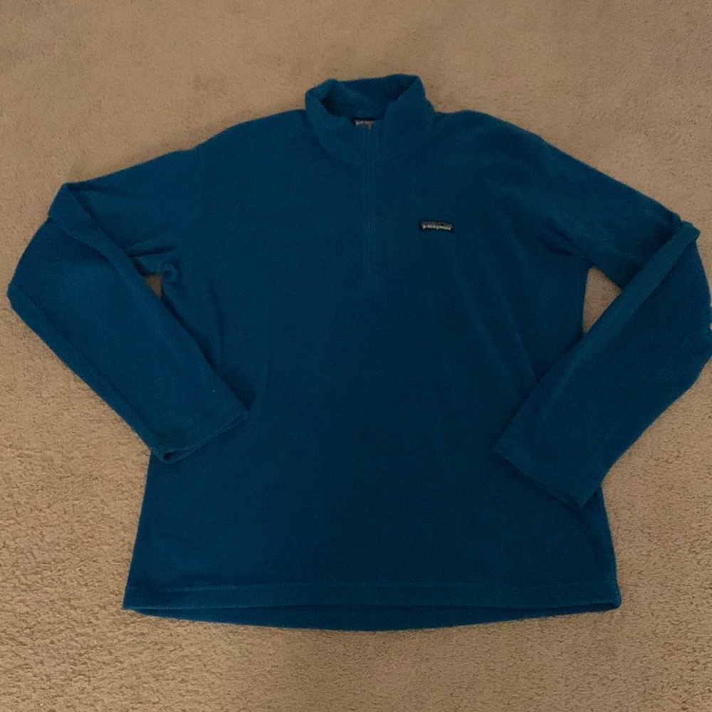 Patagonia men’s fleece half zip up.
